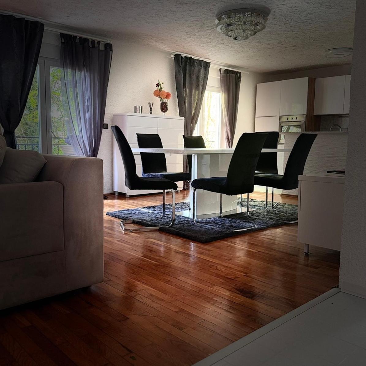 Apartment Lea *
